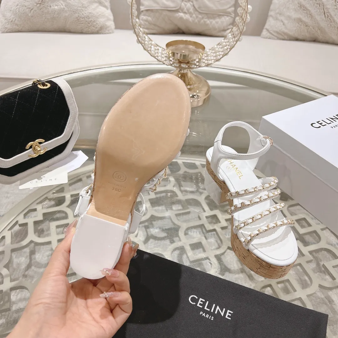 👟👟Ex-factory price 620👟👟 🔥🔥Chanel Xiaoxiang 2024 latest catwalk fashion rhinestone chain decoration 🦋high heels top quality! Accurate to 1:1, light luxury without tiring the feet, the upper feet can be matched with spring and summer clothes at will, highlighting texture and taste, simple yet luxurious appearance, even if it is just a pair of sandals, it is definitely a must-have pair in the summer shoe cabinet. Upper: imported cloth/cowhide. Color: six colors. Lining: imported sheepskin lining. Outsole: Italian leather outsole. Heel height: 7.5cm. Water table: 2.5cm. Code number: 35-40 (40.41.42 custom-made, non-refundable)